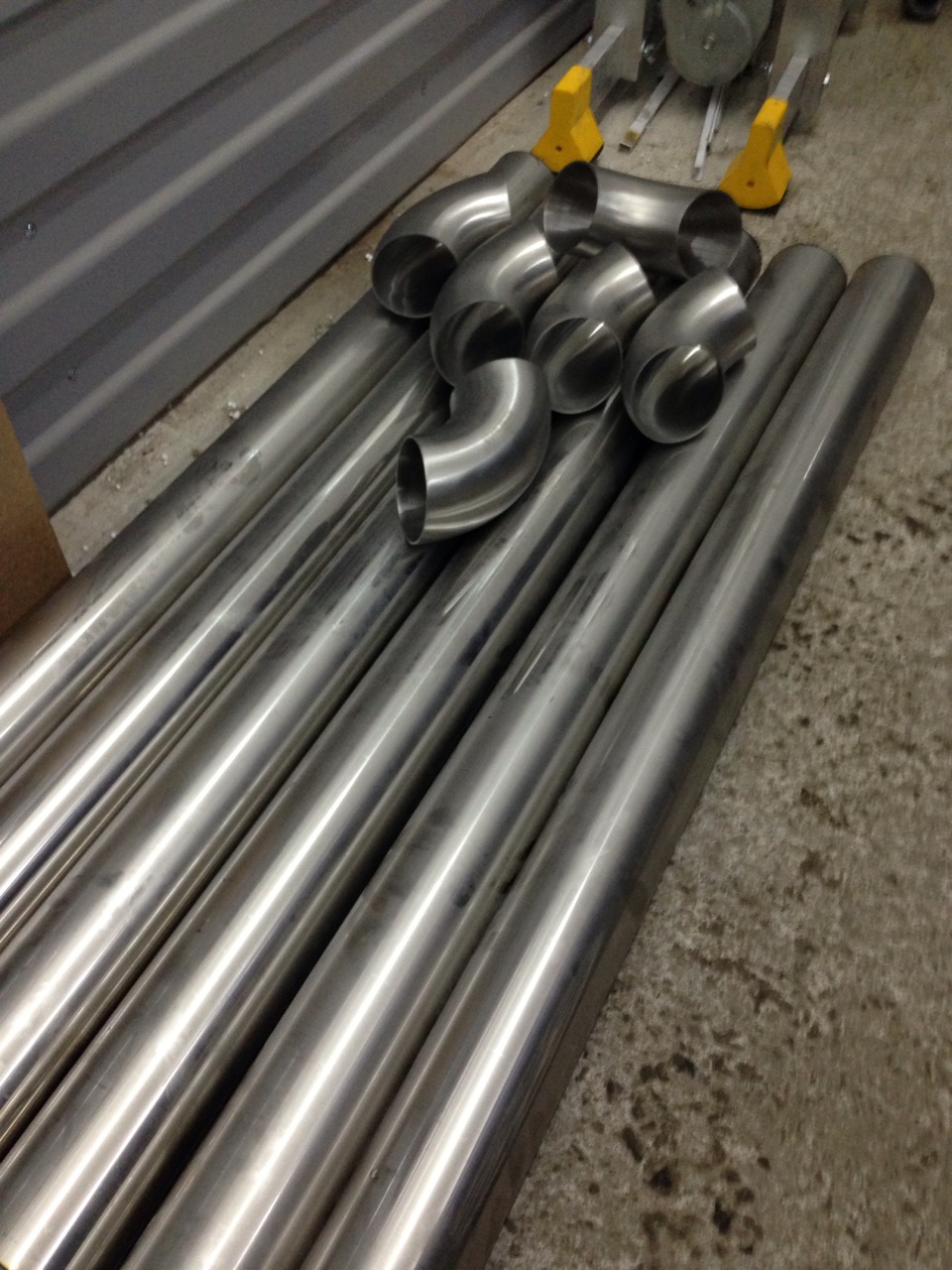 трубы стальные электросварные 80*80*3. нержавейка 76. труба оцинкованная 108 ст2пс. труба нержавеющая 76. 325*8*12000 мм.