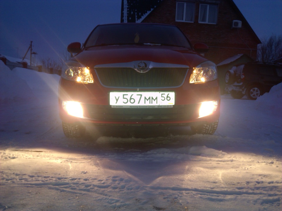 Лампочки в туманках — Skoda Fabia Mk2, 1,2 л, 2013 года | электроника ...