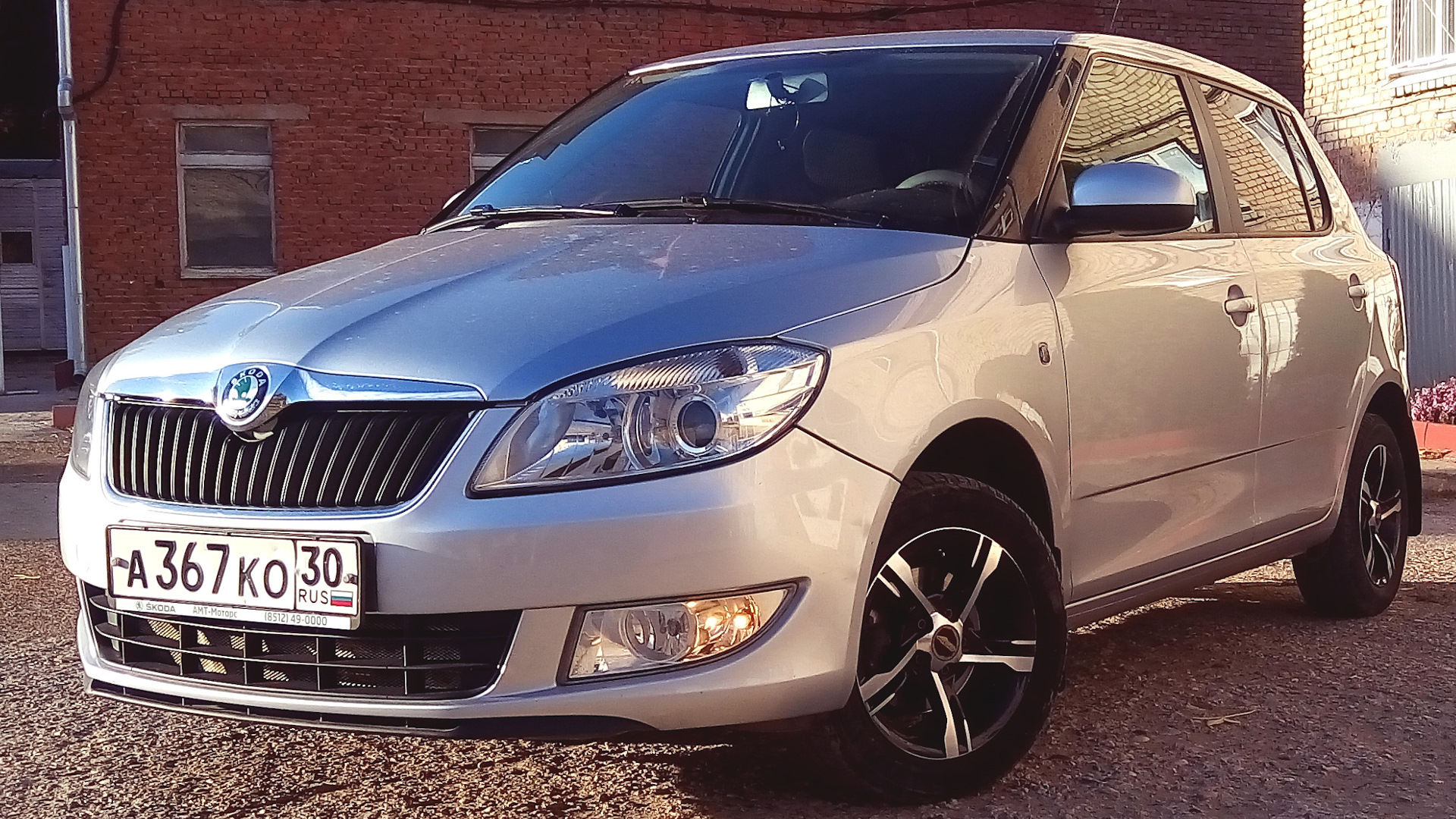 Skoda Fabia Mk2 1.4 бензиновый 2011 | Серебристый металлик 1,4 на DRIVE2