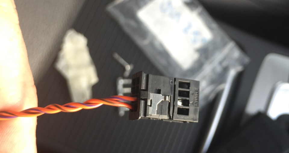 В присланой проводке вместо оранжево-сиреневого должен быть оранжево-чёрный так что делал с поправкой на несовпадение — Volkswagen Passat Alltrack (B7)