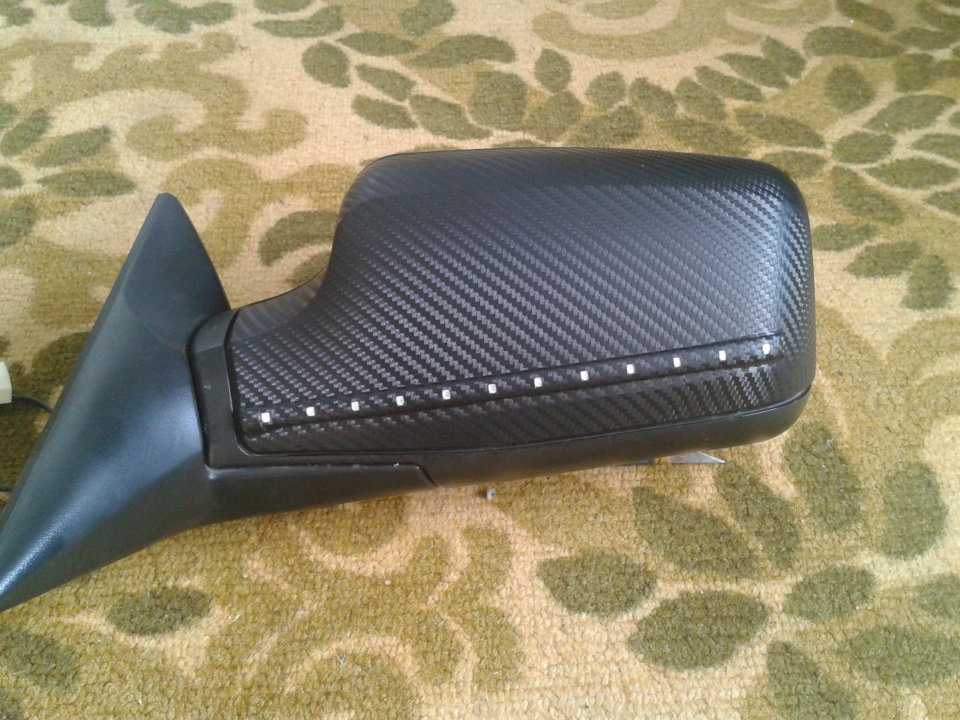 Повторители поворотов на зеркалах. — Lada Приора седан, 1,6 л, 2007 ...