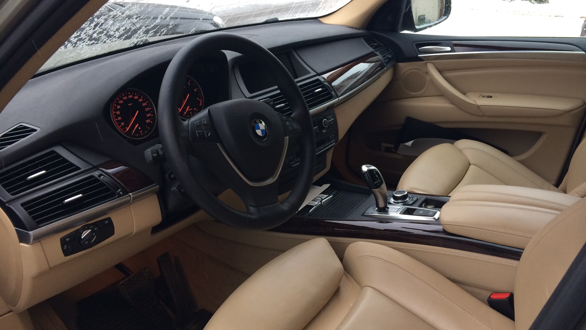 BMW x5 e70 белый салон