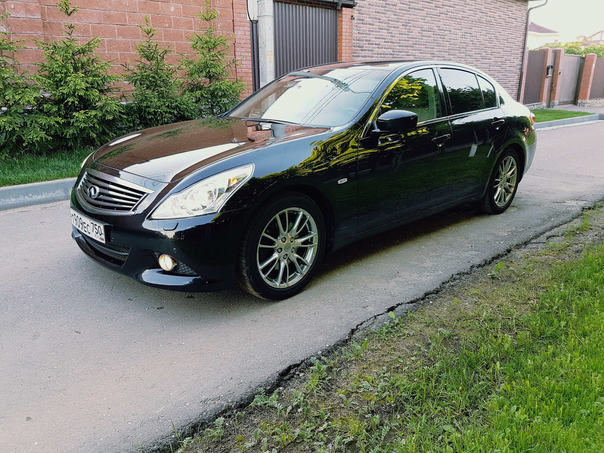 Инфинити под. Инфинити g25 2013. Infiniti g25 2013. Infiniti g25 drive2. Инфинити g25 2006.