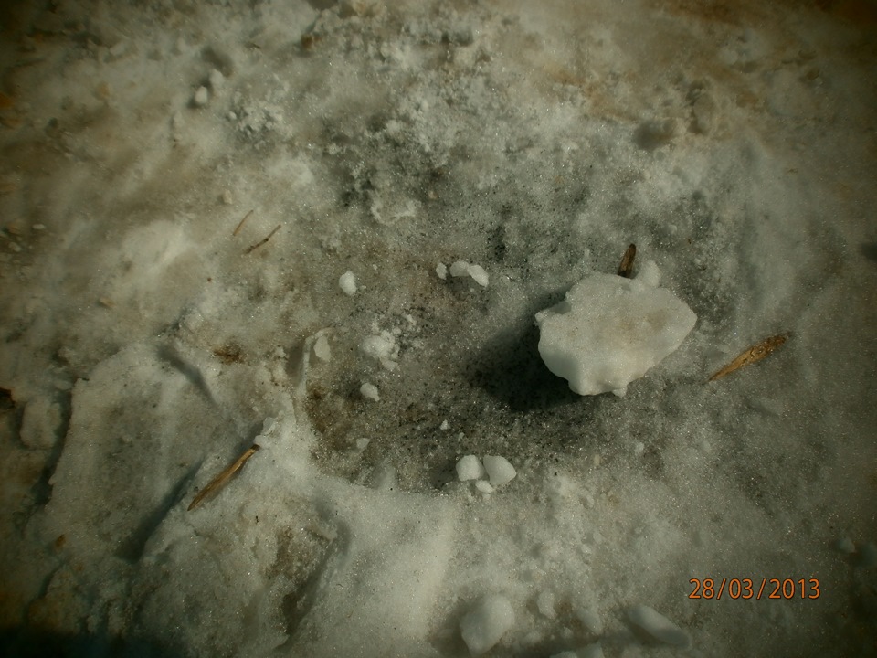 сажа из трубы и белый конденцат на крышке — Mercedes-Benz 190 (W201), 2 ...