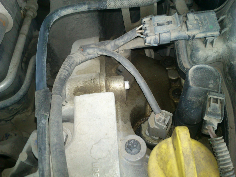 Потеет двигатель. — Renault Duster (1G), 2 л, 2012 года | наблюдение ...