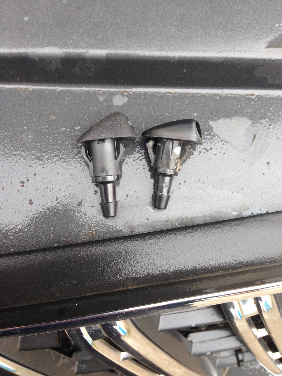 Форсунки веерные форд фокус 1. Форсунки омывателя лобового веерные вольво. Форсунка омывателя лобового стекла mitsubishi pajero 2 веерные. Форсунки омывателя mitsubishi lancer 9. Pajero 4 форсунки омывателя.