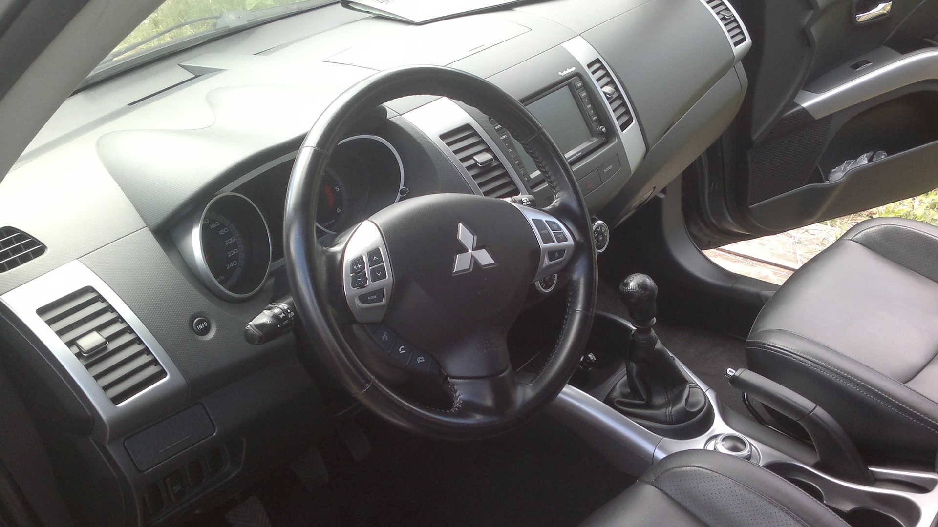 Mitsubishi Outlander XL 2.2 бензиновый 2008 | дизель семь мест на DRIVE2