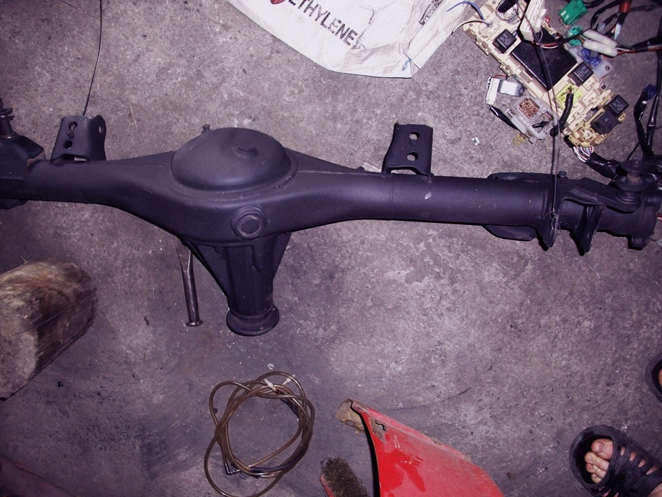 Мост карола. Задняя балка королла 150. Задний мост тойота чайзер. Мост карола. Балка заднего моста тойота королла е 120 в бельцах.