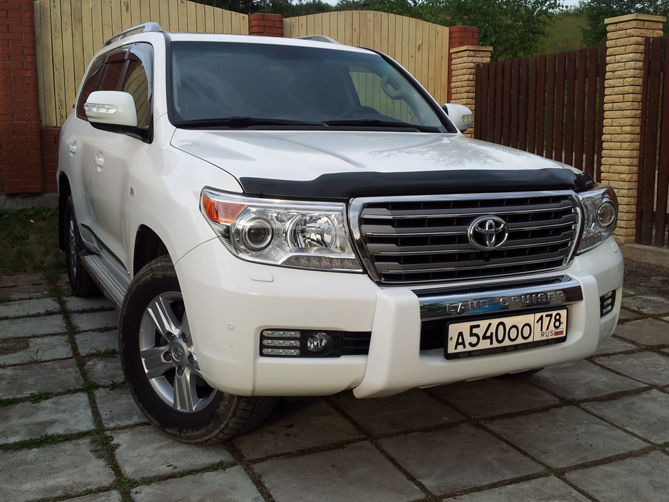 Toyota land cruiser 4.0. Toyota Land Cruiser 203. Land Cruiser 4.6 ZX. Land Cruiser белый. Белый крузак 570.