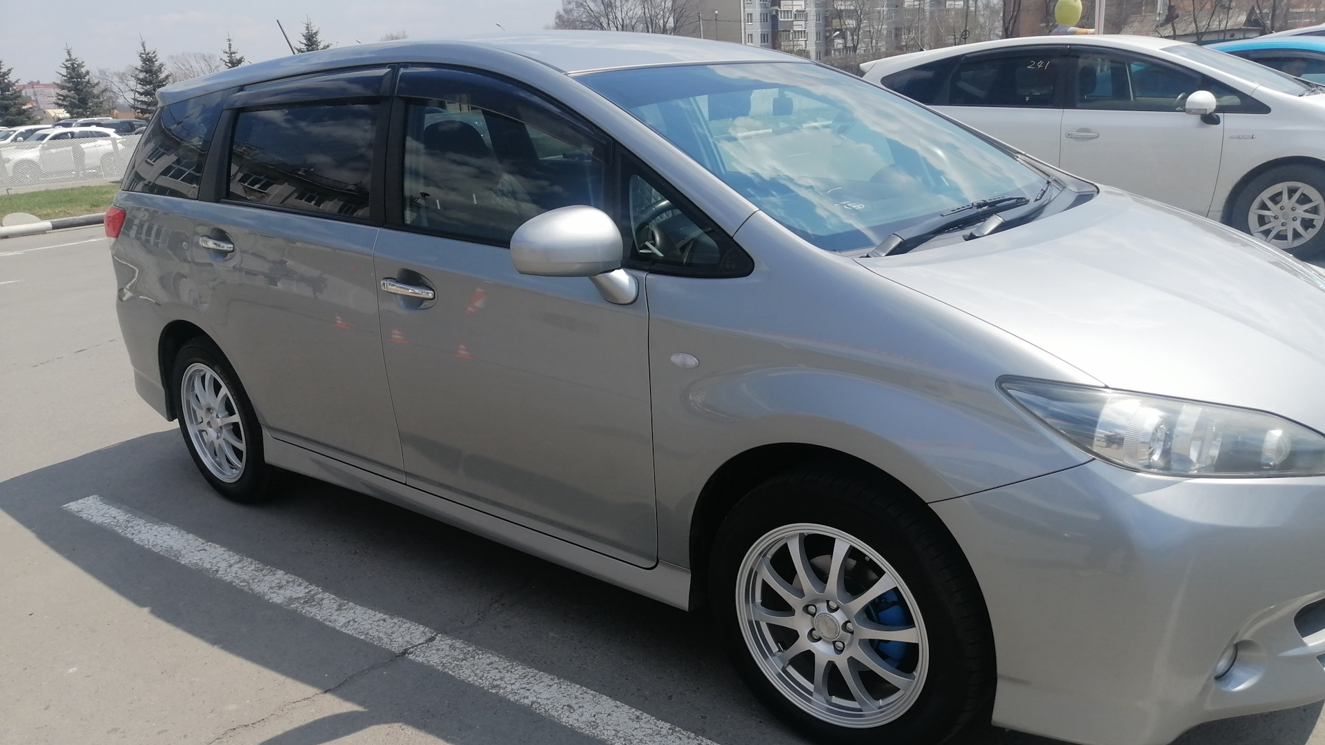 Toyota Wish zne10