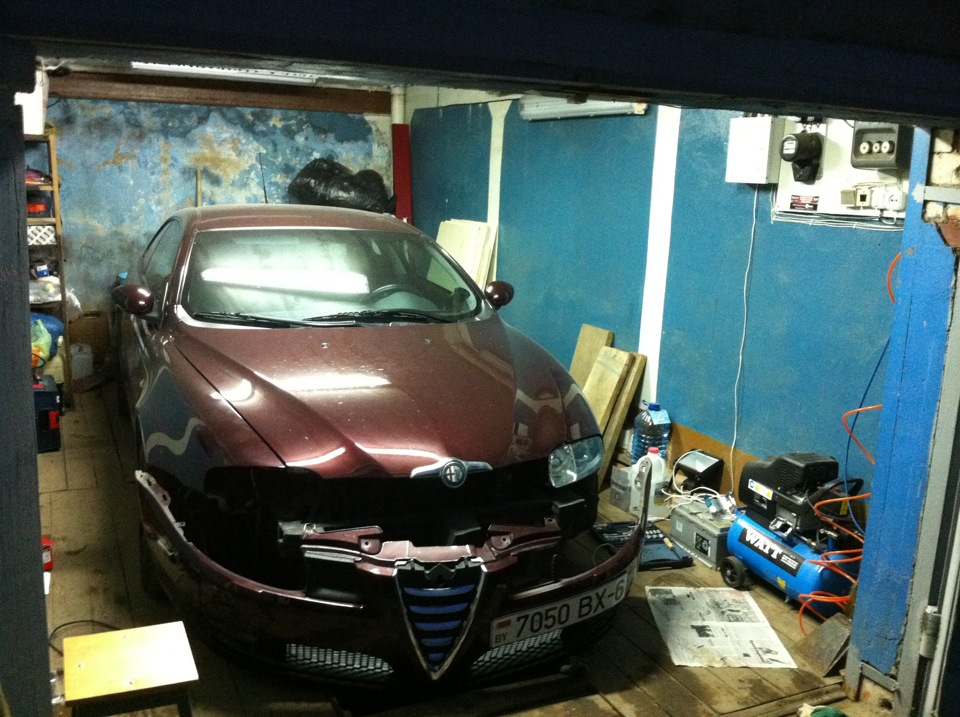 Вот так меняются лампочки в фарах) — Alfa Romeo GT, 2 л, 2003 года ...