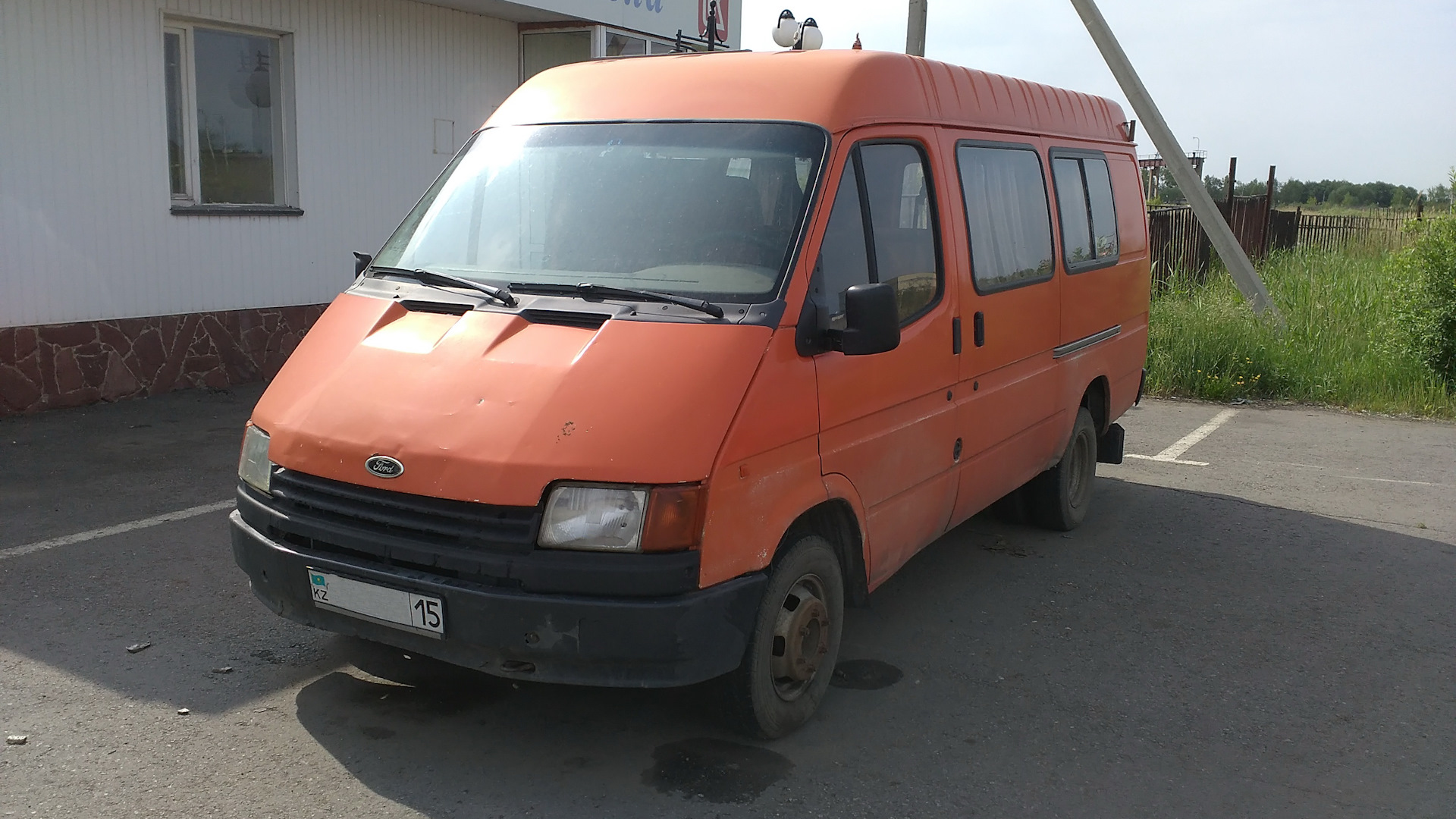 Ford Transit (4G) 2.0 бензиновый 1991 | Оранжевый бусик на DRIVE2