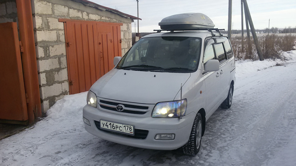 Замена ксенона на галоген — Toyota Town Ace Noah, 2 л., 1999 года ...