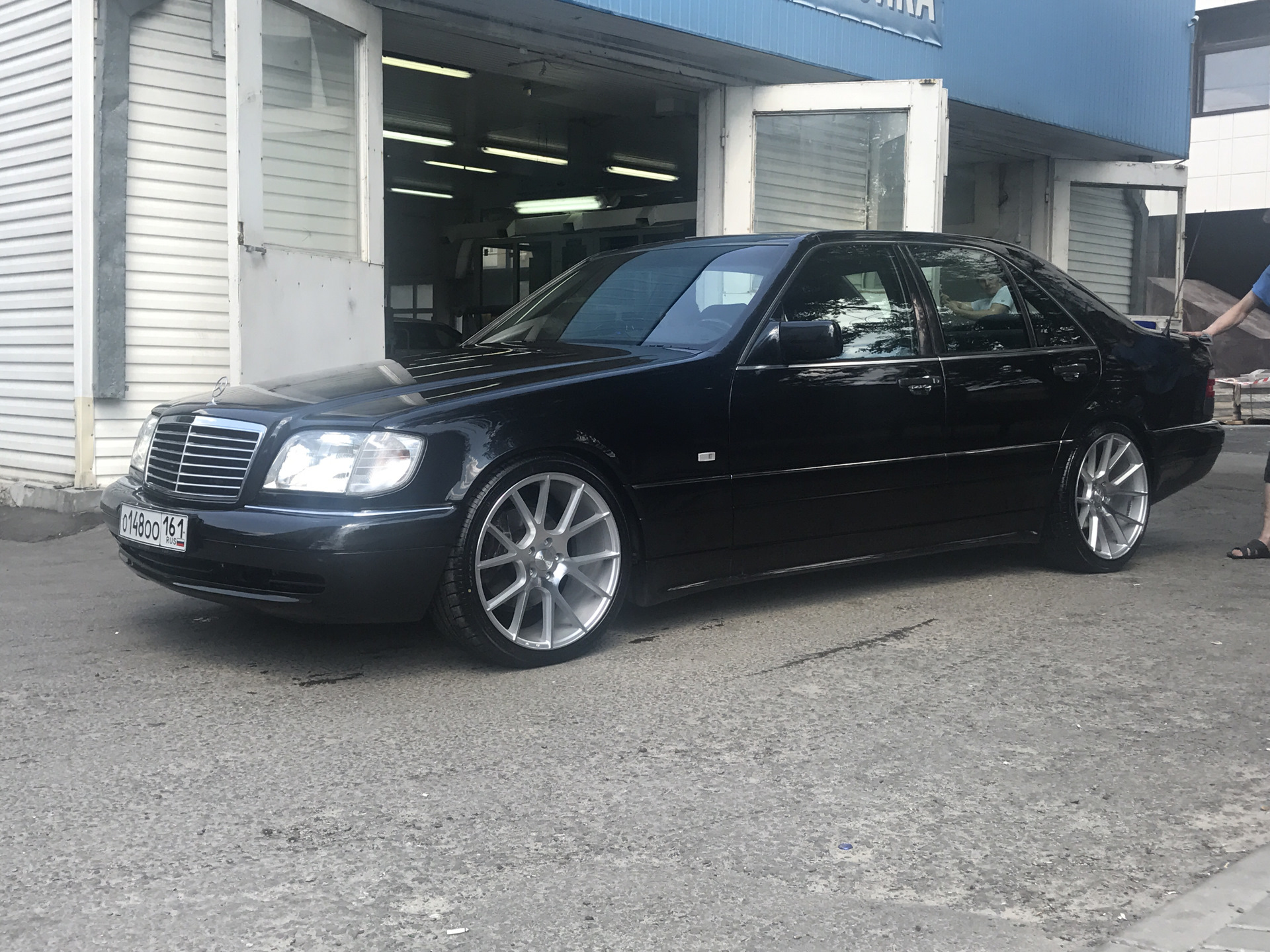 Mercedes w140 на дисках AMG