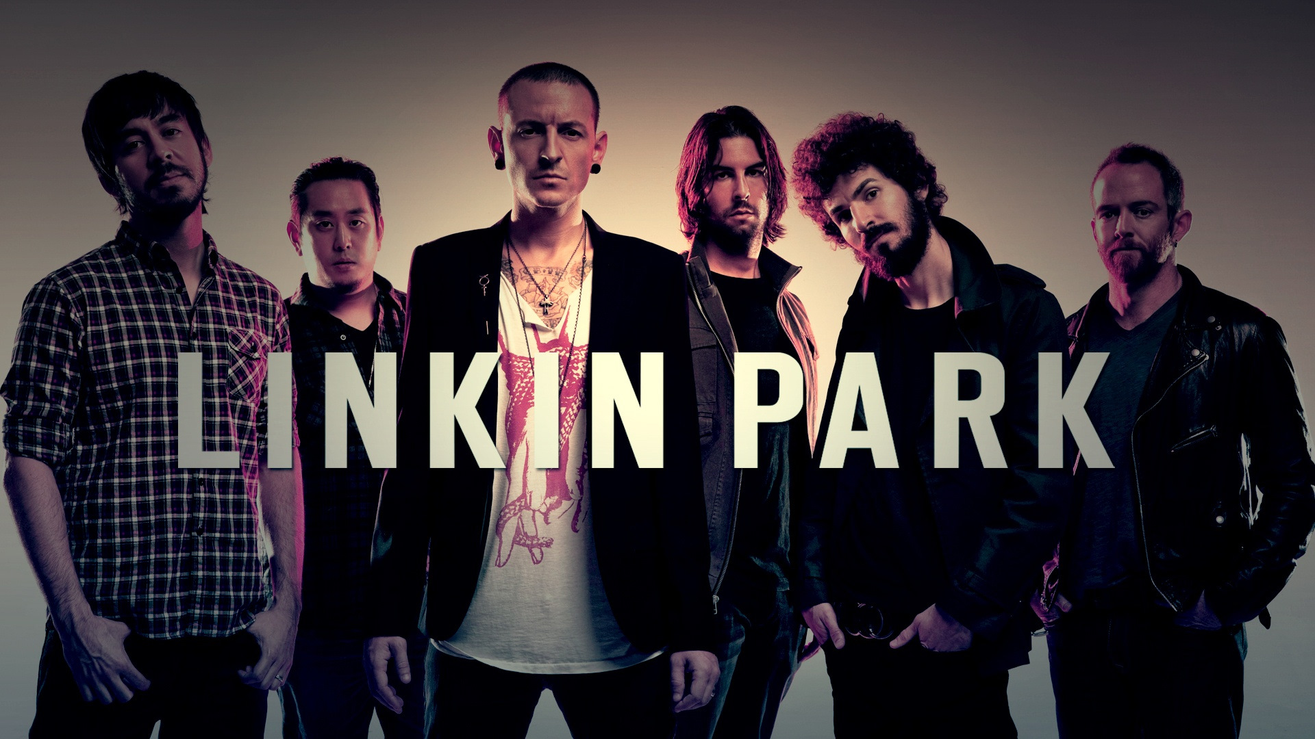 Честер из <b>Linkin</b> <b>Park</b> . умер, совершив самоубийство.