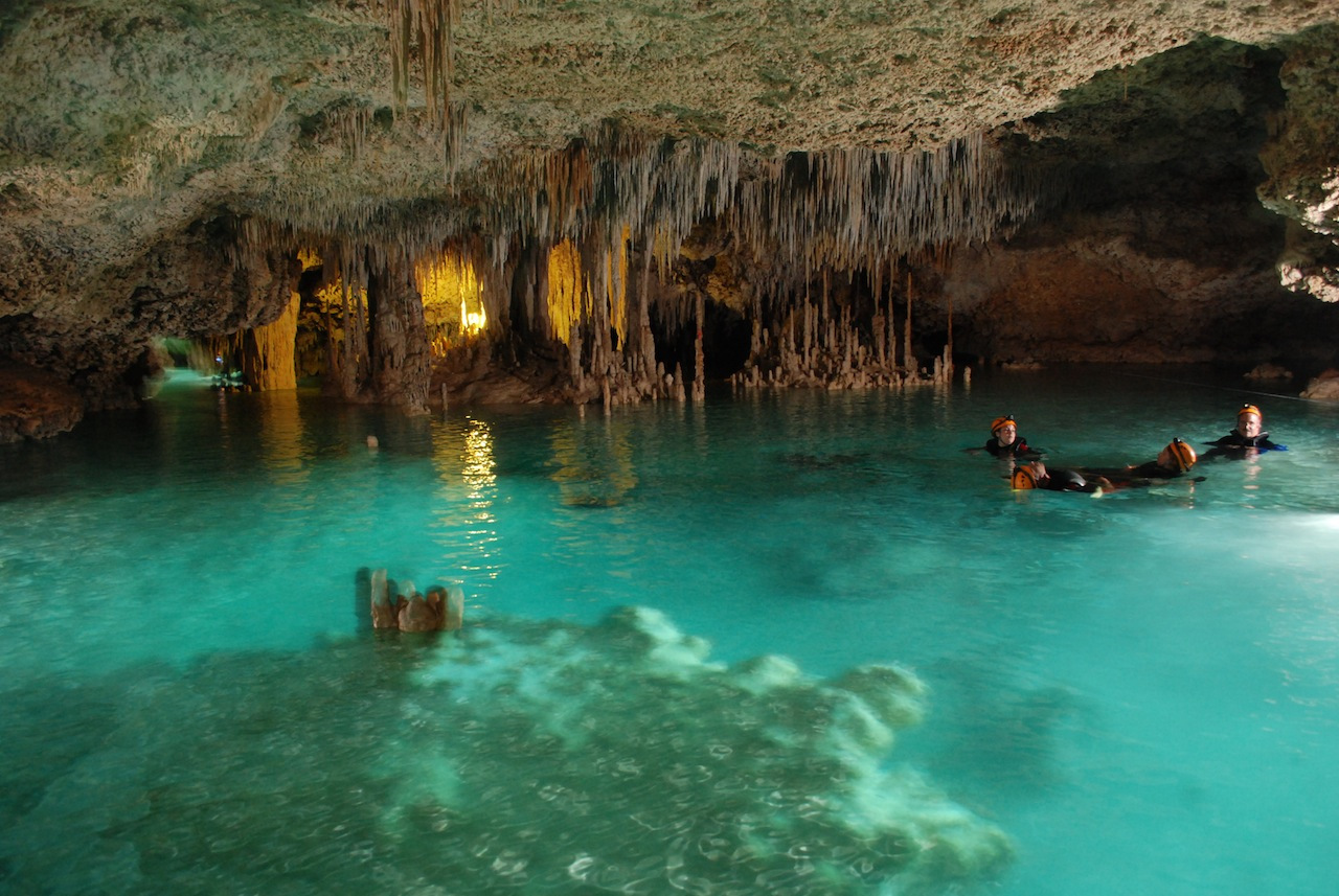 Парк Xcaret подземная река