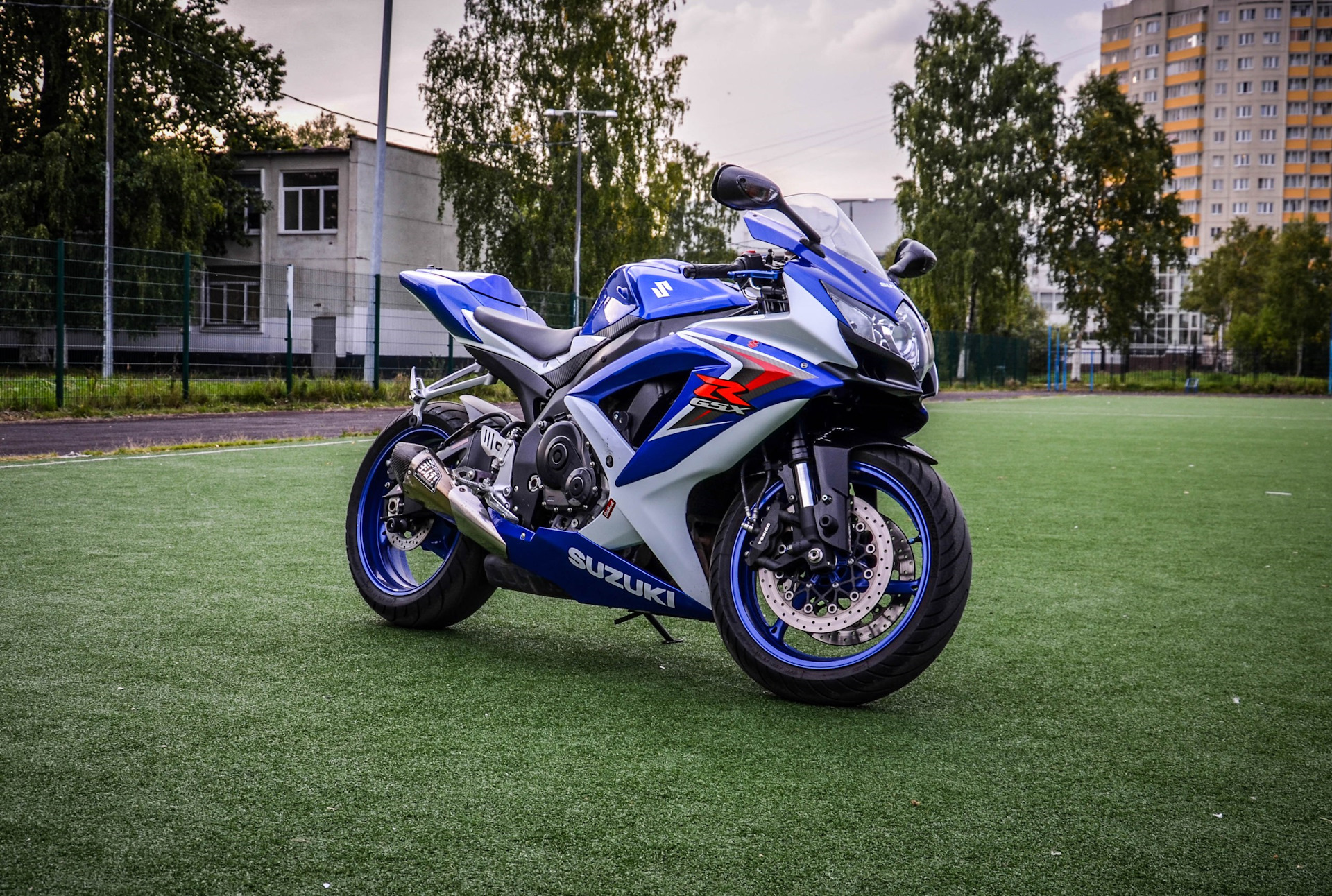 Suzuki GSX R 750 k8