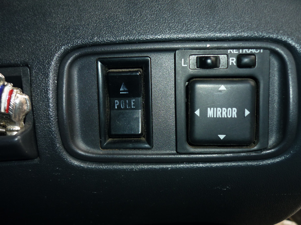 Кнопка управления зеркалами Toyota Prius 30. Кнопка обогрева дворников Toyota Prado 150. Toyota Avensis 2008 подогрев зеркал.