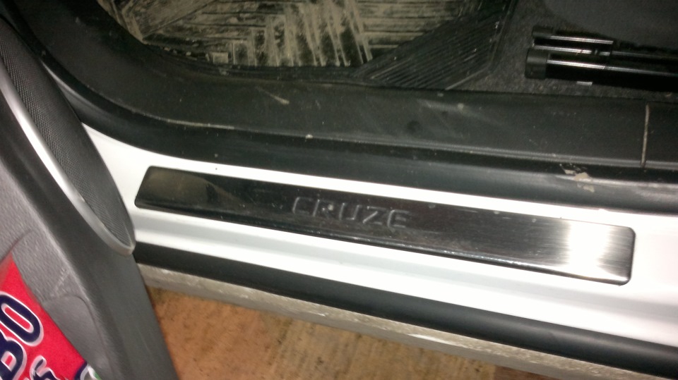 Накладки на пороги. — Chevrolet Cruze (1G), 1,8 л, 2012 года | тюнинг ...