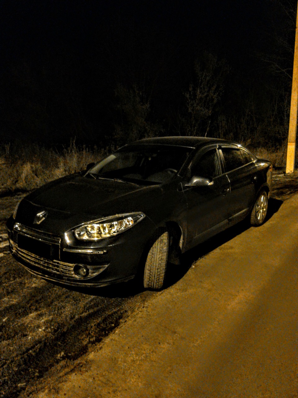 Сломался багажник. — Renault Fluence, 1,6 л, 2010 года | поломка | DRIVE2