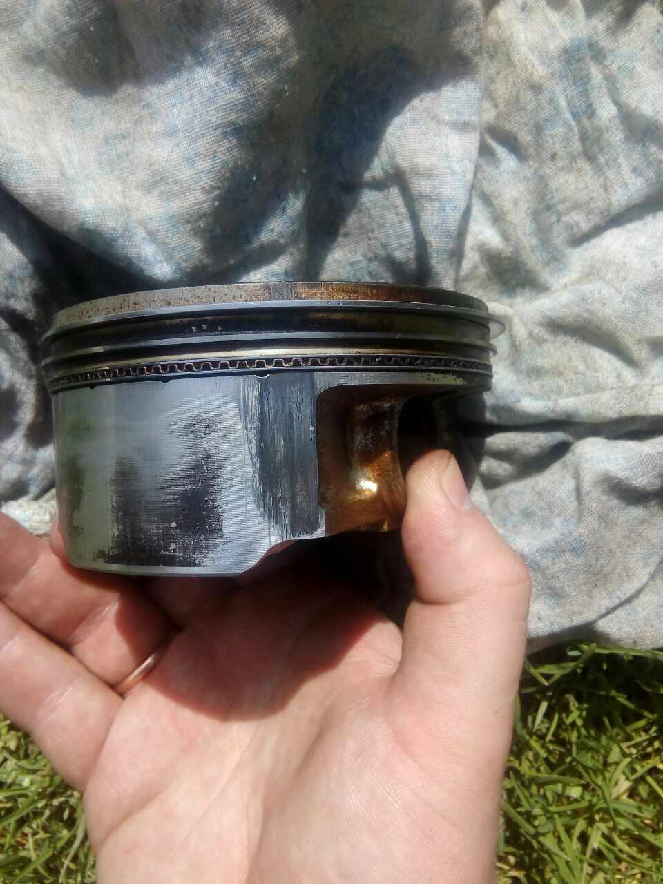 Субару стук поршня