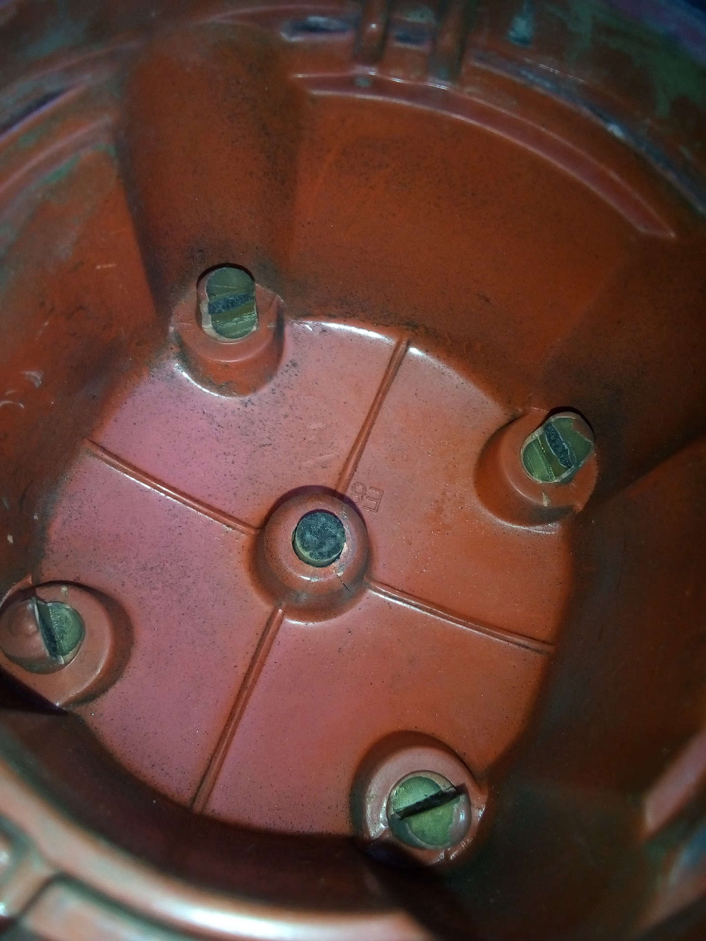 фото крышки трамблера. крышка трамблера ваз 2106 внутри. Volvo s 740 крышка трамблера. фото крышки трамблера. фото крышки трамблера.