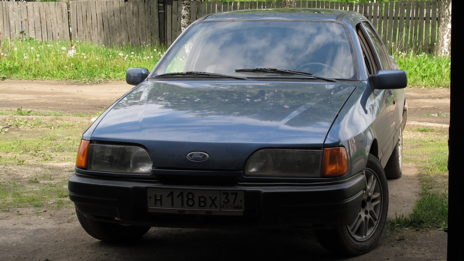 Ford Sierra 2.0 бензиновый 1988 | 2.0 GL СиНькА на DRIVE2