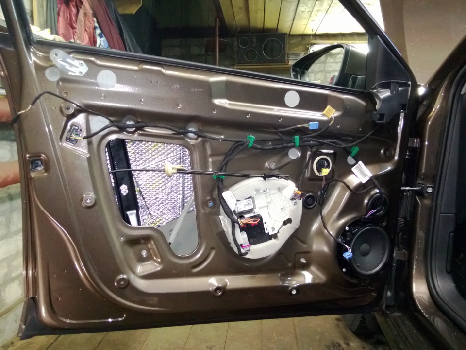 Собственно — начало (закладка Вибропласта). — Volkswagen Jetta VI