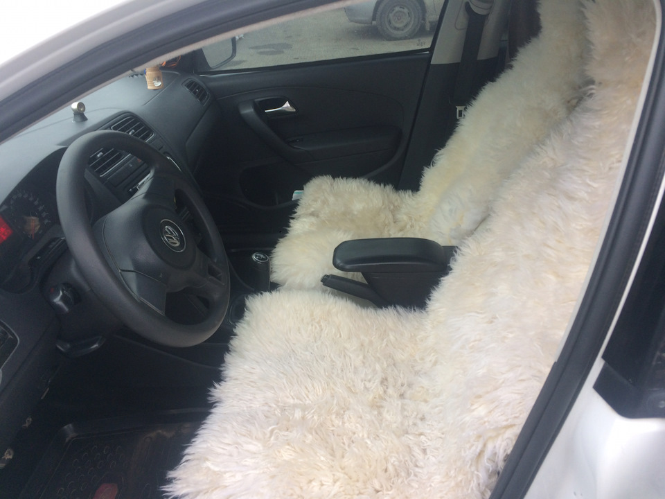 Меховые накидки — Volkswagen Polo Sedan, 1,6 л., 2011 года | аксессуары ...