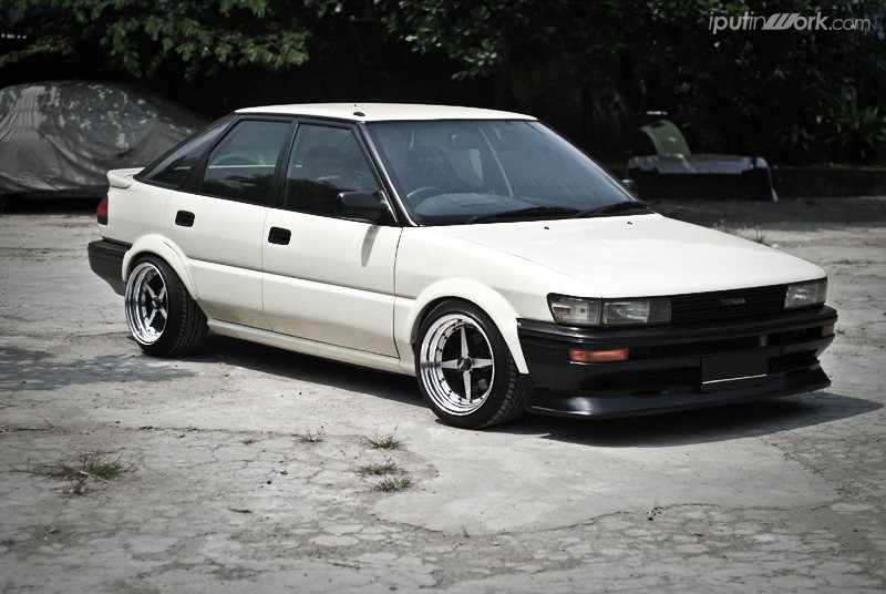 Toyota Corolla 90 stance