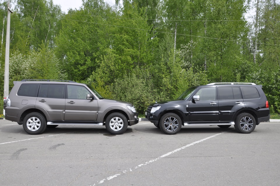 Драйв 2 паджеро 3. Паджеро 2 для экспедиций. Паджеро военного цвета. Mitsubishi Pajero 2 пластиковая труба. Митсубиси Паджеро и легковой автомобиль рядом.