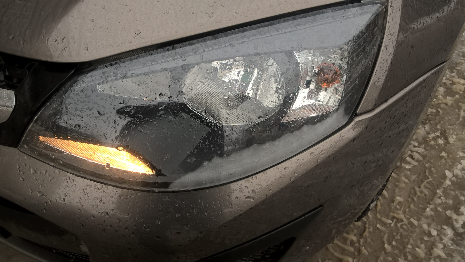 Лампочка дхо калина 2. Лада калина 2 лампа ходовых огней. Лампочка ходовых огней калина 2. Лампа габаритов калина 2. Замена ходовых огней калина.