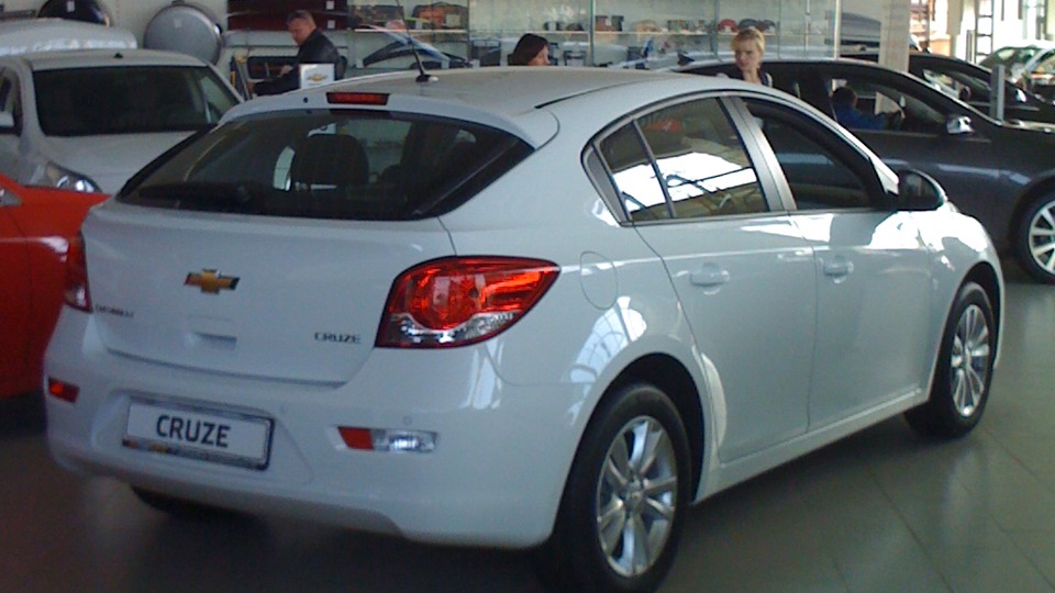 Chevrolet Cruze С…СЌС‚С‡Р±РµРє Р±РµР»С‹Р№ 2013