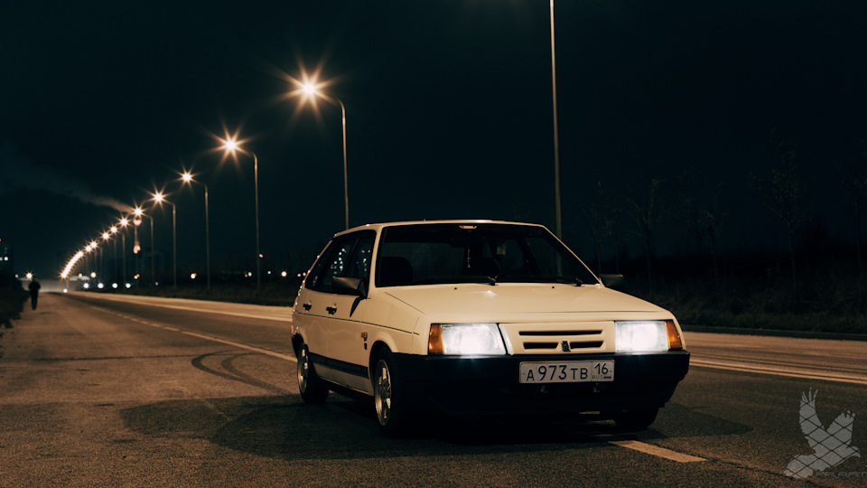 Девятка по автостраде песня. ВАЗ 2109 ночью. ВАЗ 2109 белая ночь. Lada Samara Summertime. 2109 БПАН.