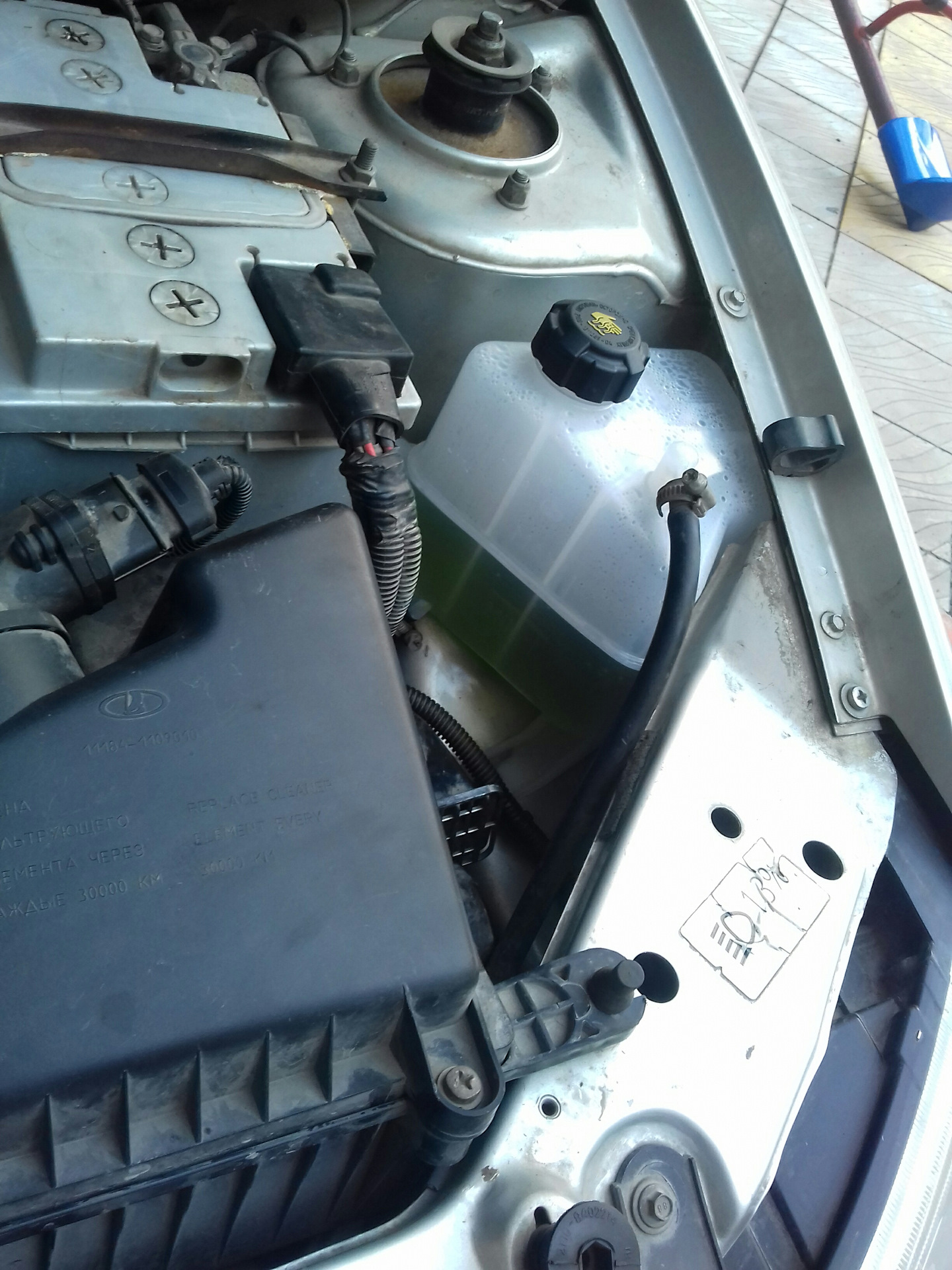 Расширительный бачок ты тоже давай досвидание — Lada Калина хэтчбек, 1 ...