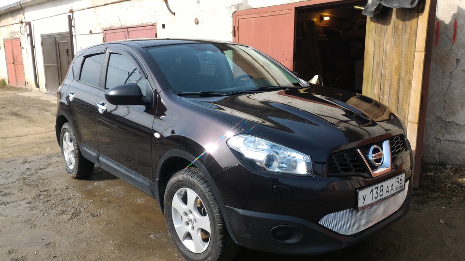 Бортжурнал Nissan Qashqai Темный баклажан, 2.0