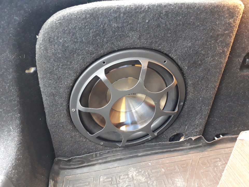 Subwoofer skoda hot sale octavia 2