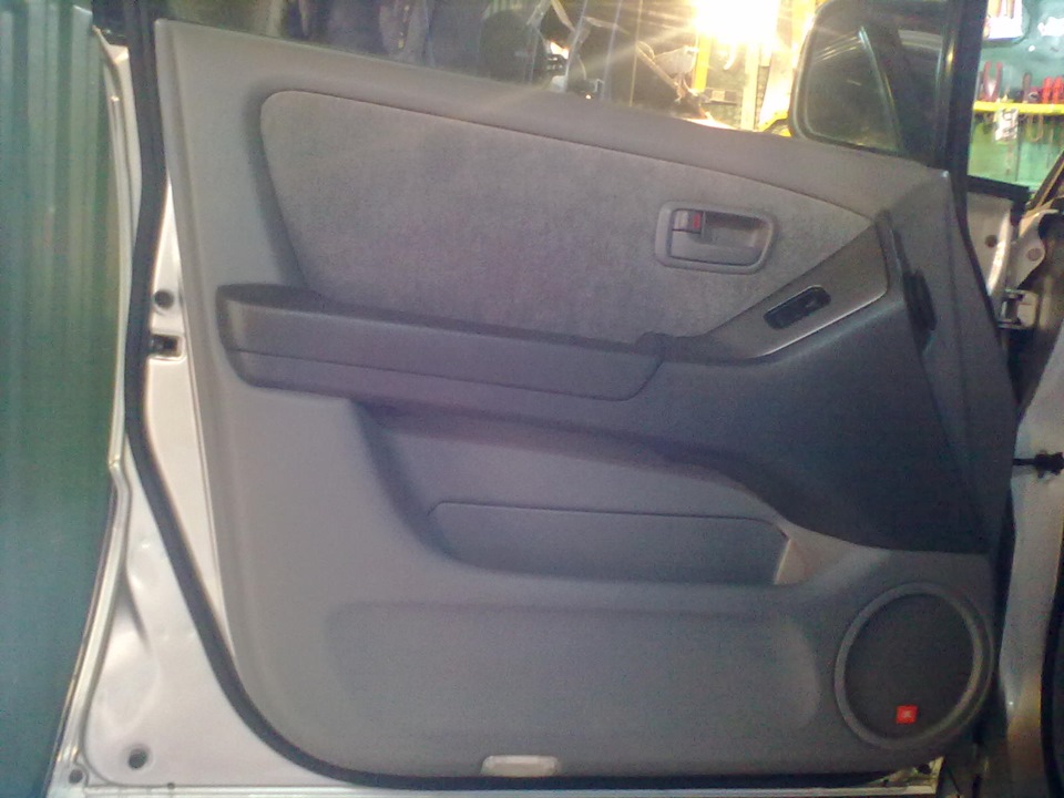 Как снять обшивку тойота харриер Дверь мне зашуми! - Toyota Harrier (1G), 2,2 л, 1999 года своими руками DRIVE2