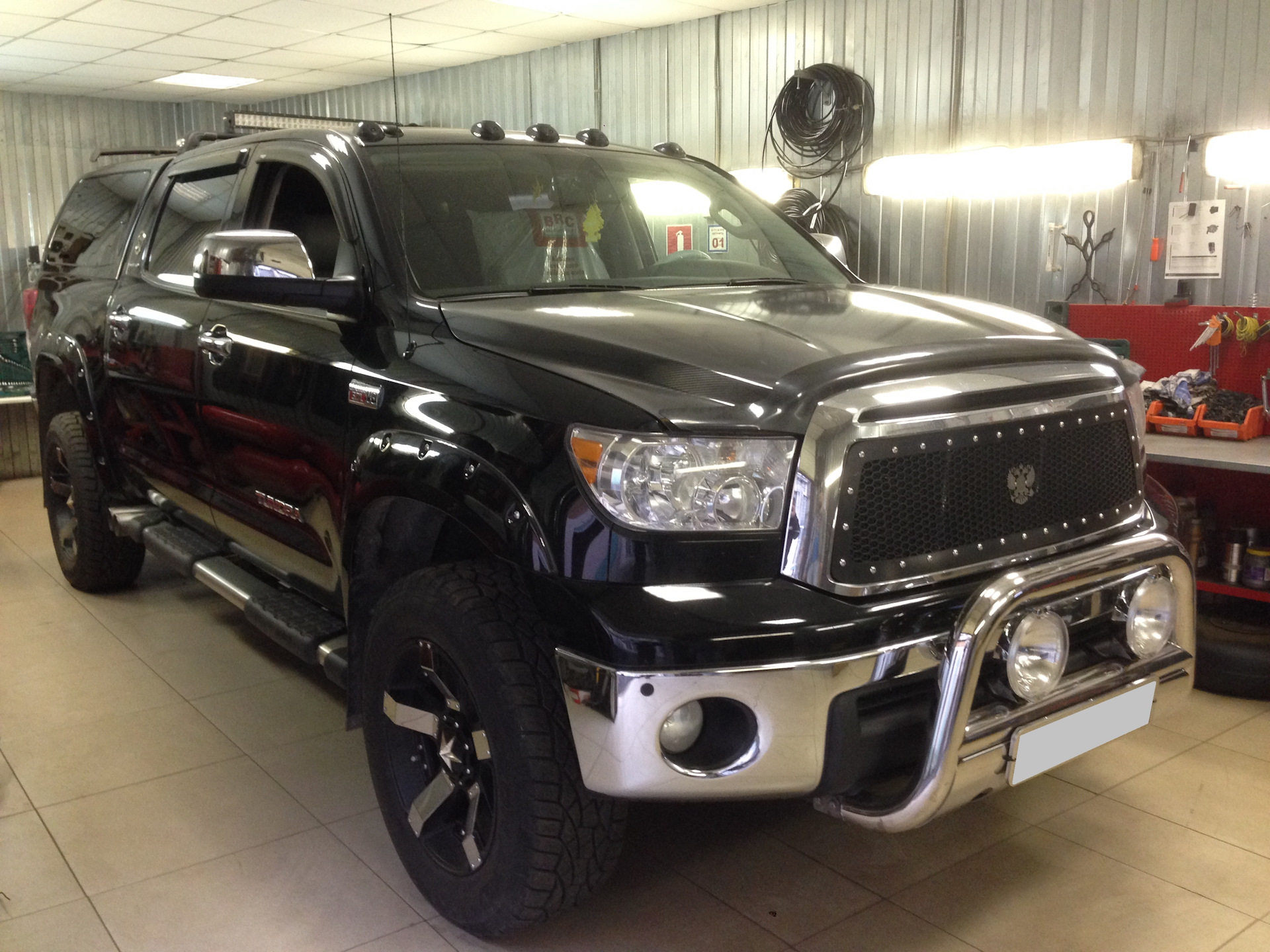 Тундра 2012. Toyota Tundra 2012. Тойота тундра 6 на 6. Комплект рестайлинга Тойота тундра 2012г. Toyota Tundra 2012 Crew Max.