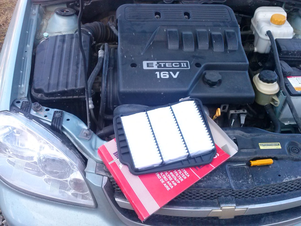 Замена фильра салона и воздушного фильтра — Chevrolet Lacetti Sedan, 1 ...