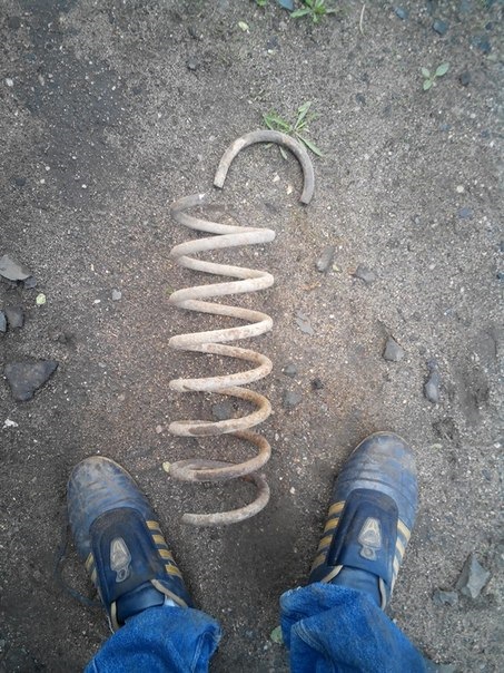 Пружины ваз 2112 под занижение. Пол витка. Пол витка. Резинка на виток пружины. Пилим пружины бочки.