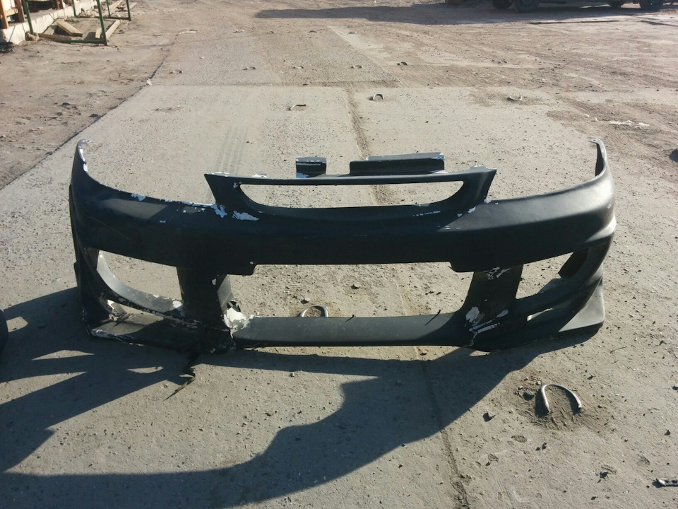 Бампер автомобиля. Два бампера. Склейка переднего бампера. 2бампера заводская 41. Бампер s2 на ауди 80.