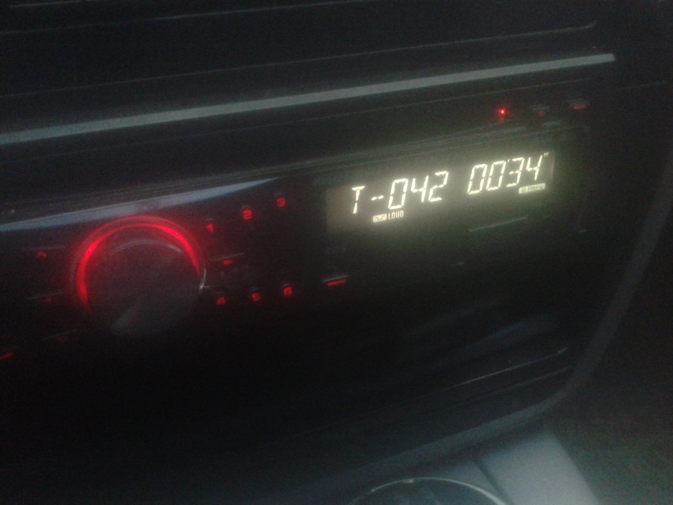 Вывел USB с магнитолы в бардачок — Volkswagen Passat B5, 1,8 л, 2000 ...