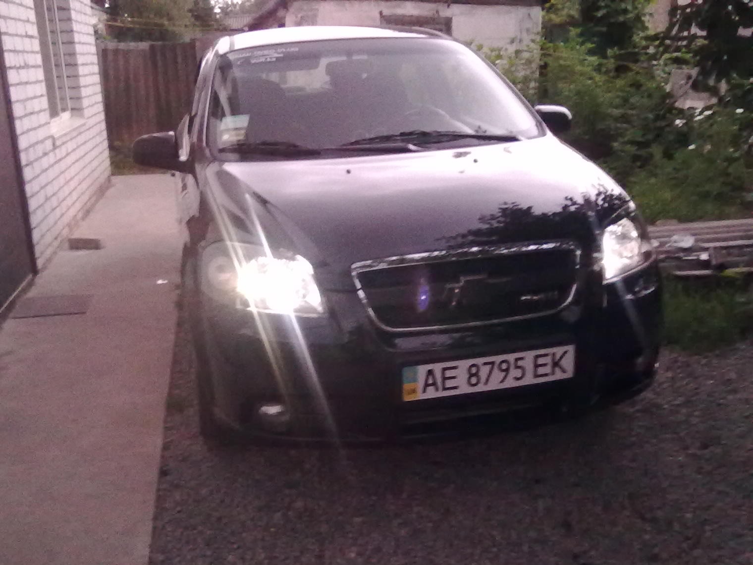 светодиоды в габаритах — Chevrolet Aveo Sedan (1G), 1,5 л, 2011 года ...