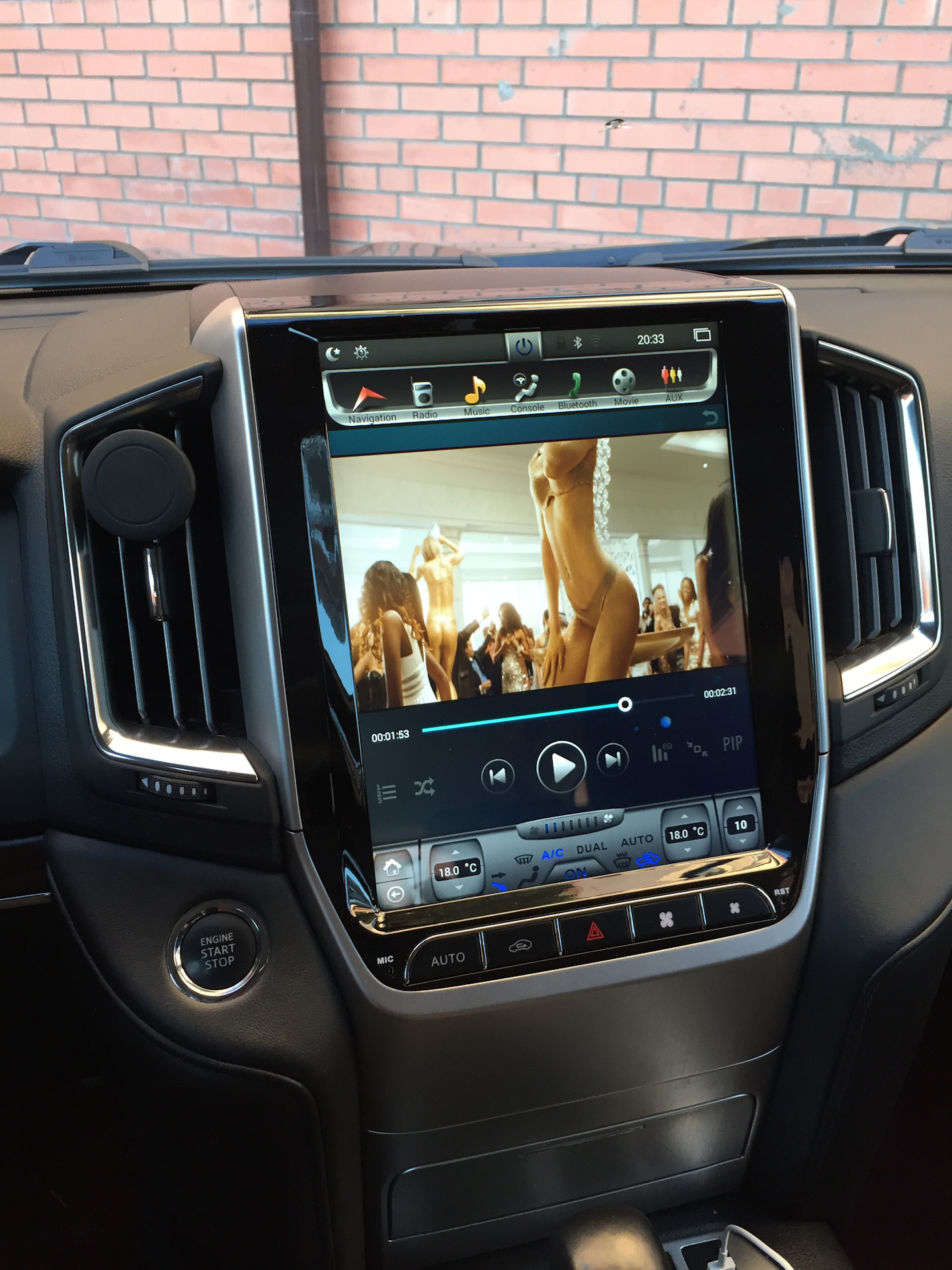 Toyota land cruiser 200 2014 магнитола. Toyota land cruiser 200 магнитола android. Тесла монитор в toyota land cruiser 200. Андроид магнитола на ленд крузер 200. Мультимедиа тойота ленд крузер 200.