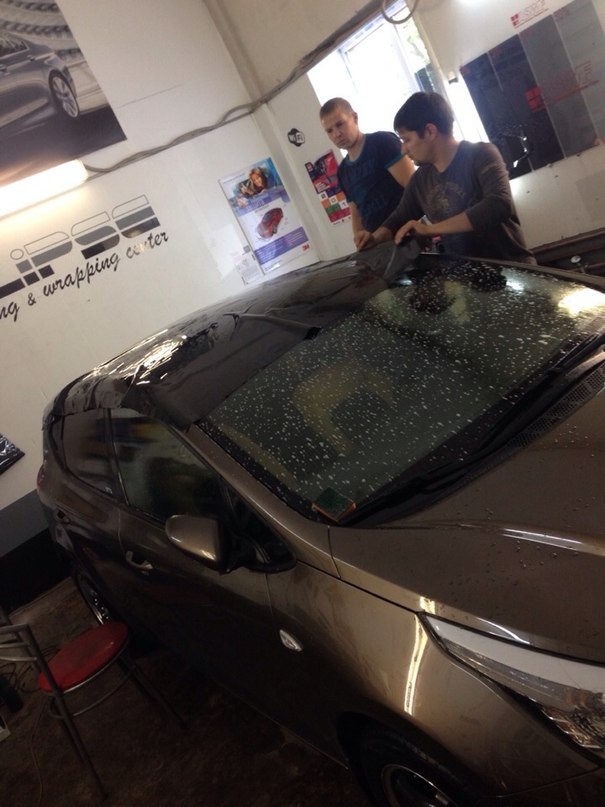 Оклейка крыши в чёрный глянец. — KIA Ceed (2G), 1,6 л., 2013 года ...