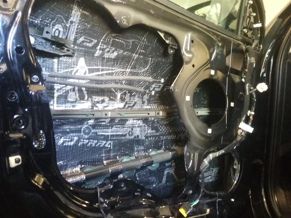 Шумоизоляция 4х дверей IX35. — Hyundai ix35, 2 л, 2012 года | своими ...