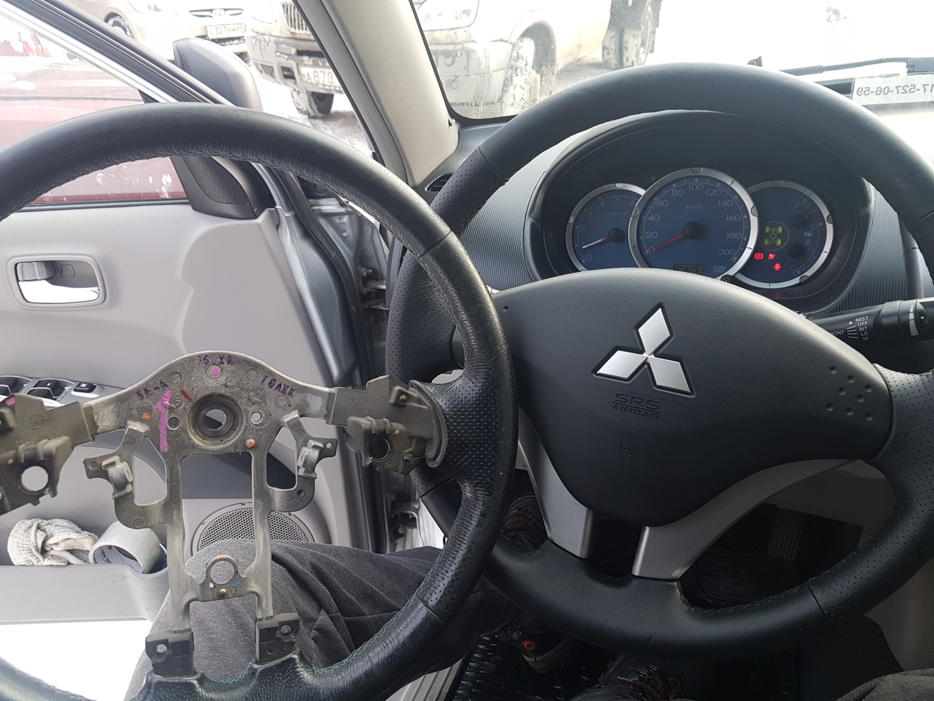 Как снять руль l200