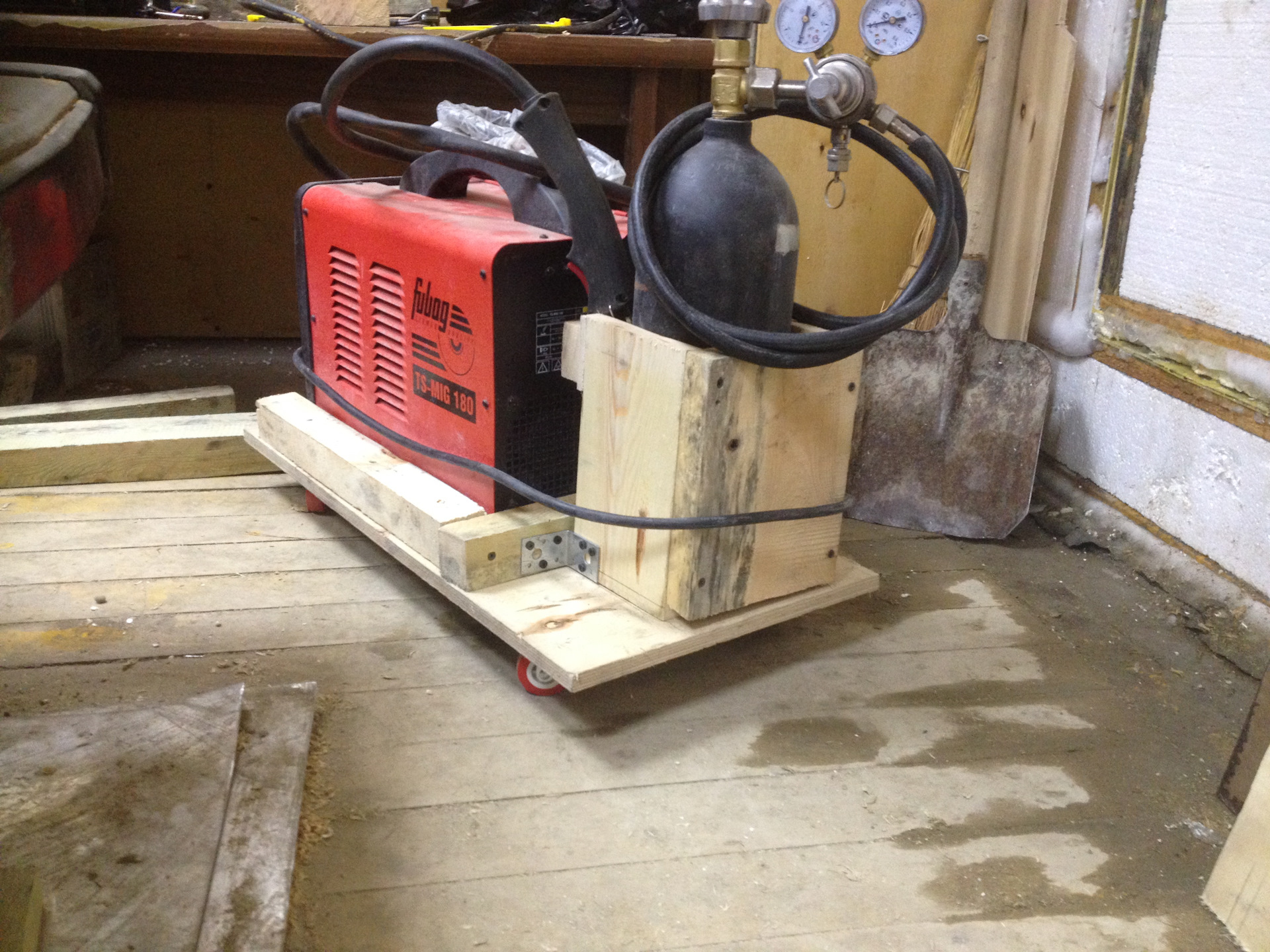 Переноска для сварки. Переноска для сварки. Переноска для сварочного инвертора. Переноска для сварки. Ящик для сварочного аппарата.