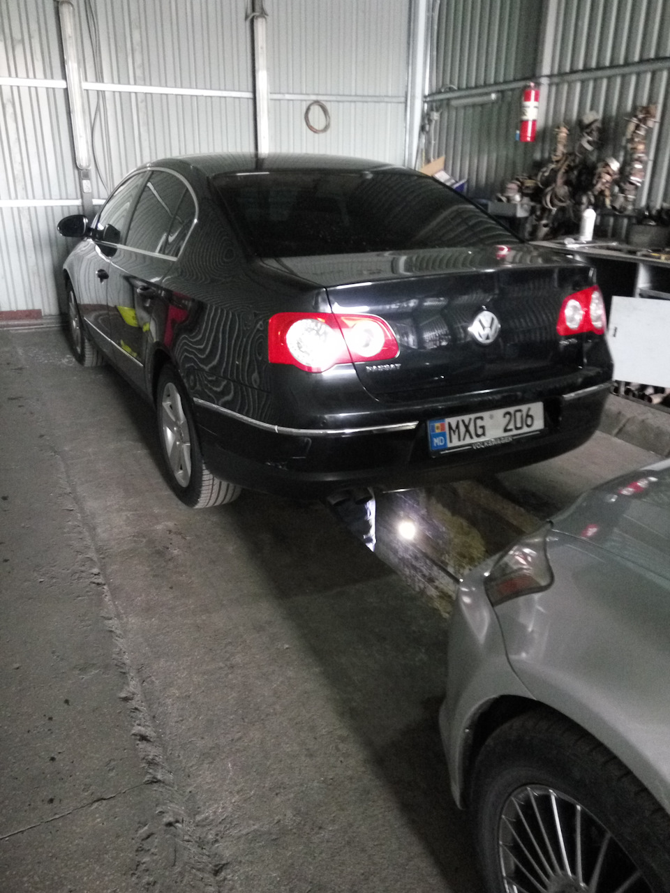 Вырезка катализатора на Passat B6 2.0 TDI BKP — Volkswagen Passat B6, 2 ...